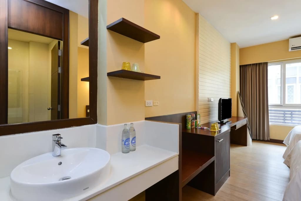 iCheck inn Gems Center Silom - photo 10