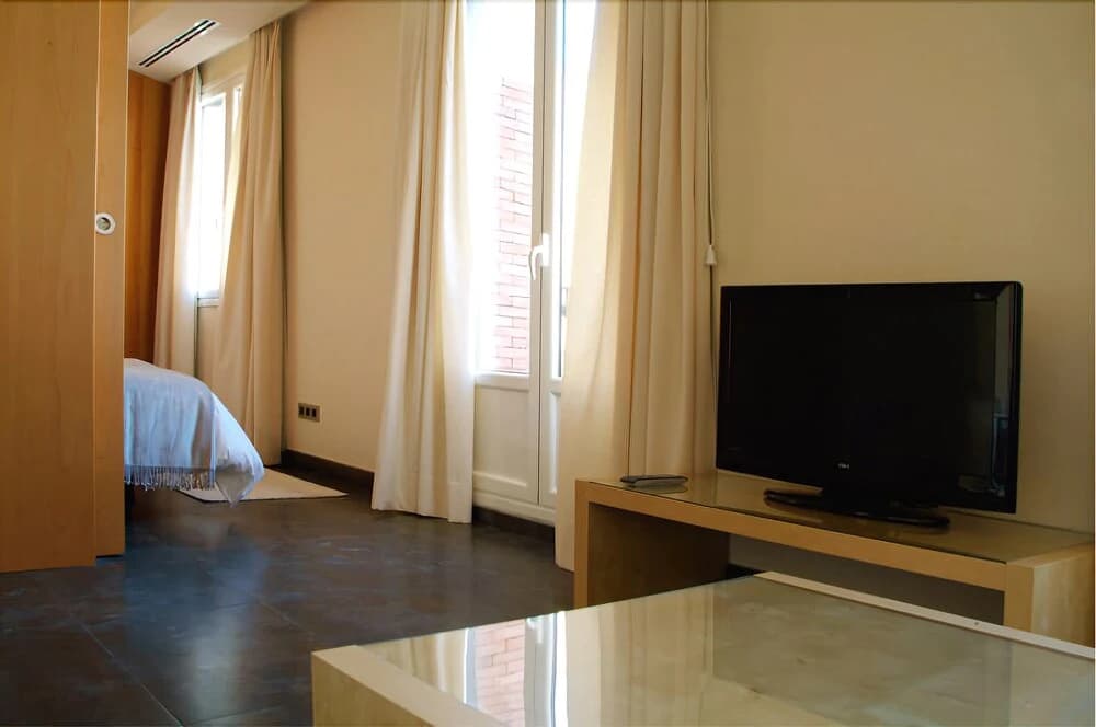 Roomspace Sandoval Apartments - photo 9