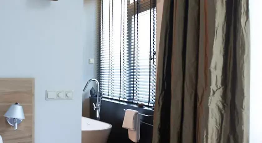 Suite 1888 - photo 4