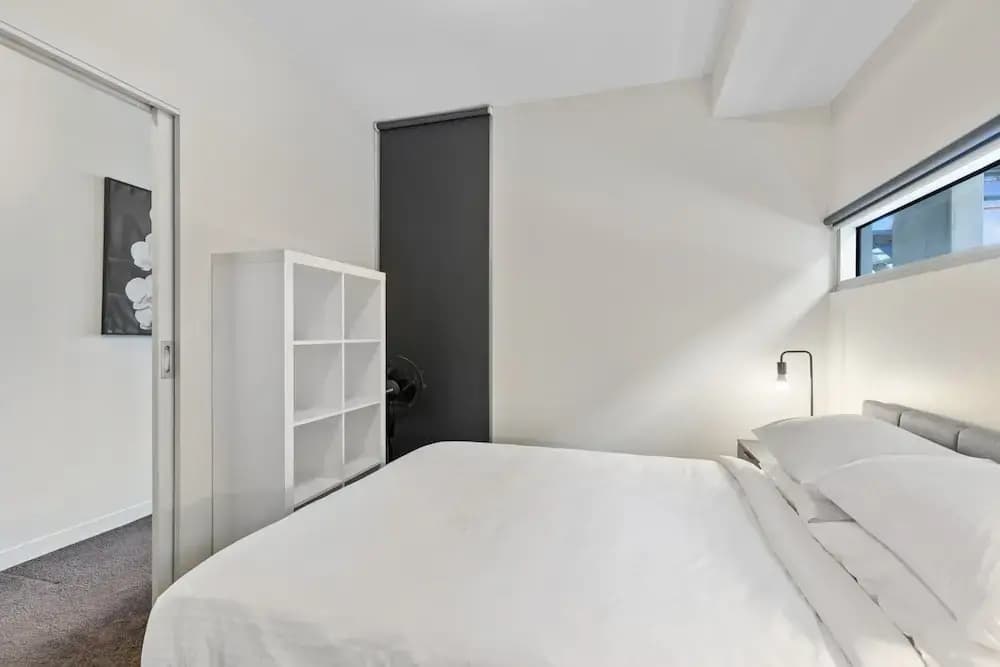 Fitzroy North 1-bed With Balcony by Edinburgh Park - photo 2