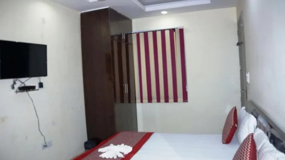 Maxfort Budget Hotel Dwarka - photo 2