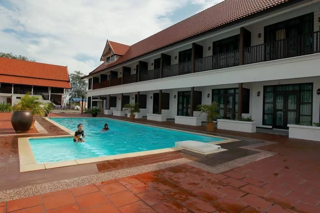 The Manor Beach Resort - photo 12