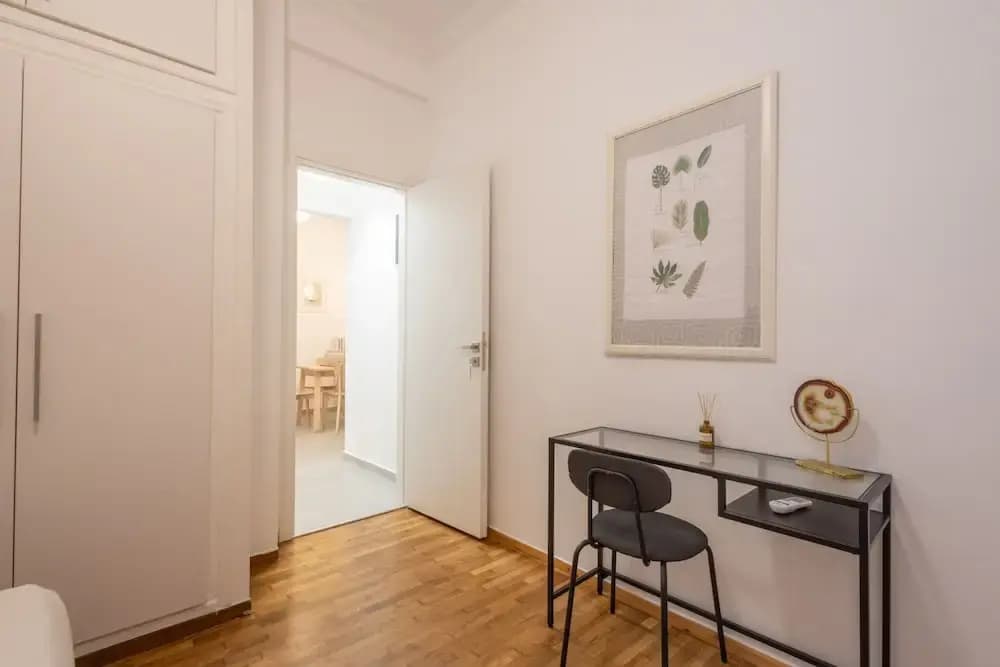 Brand New 2 Bdrm Apt in Koukaki Athens - photo 4