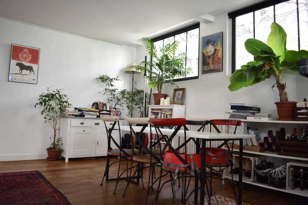 Spacious 2 Bedroom Loft Style Apartment - photo 12