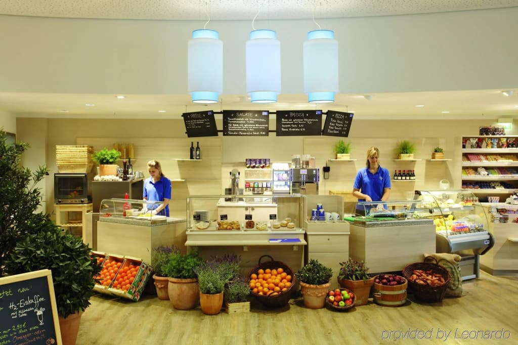 H2 Hotel Berlin Alexanderplatz - photo 17