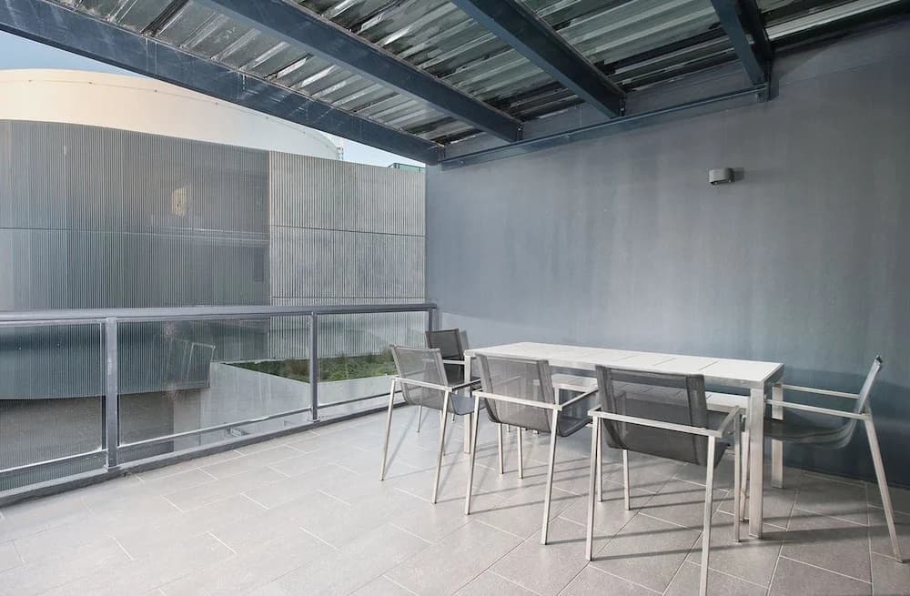 SH147 Sleek Split Level 2BR Surry Hills - photo 12