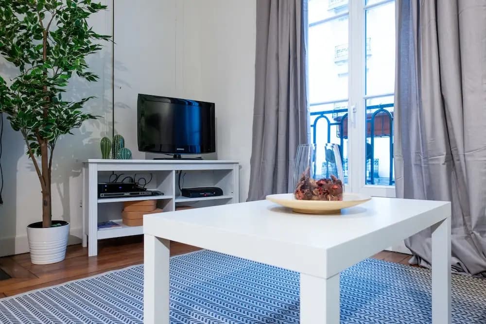 Chic & Spacious Flat at Tocqueville - photo 4