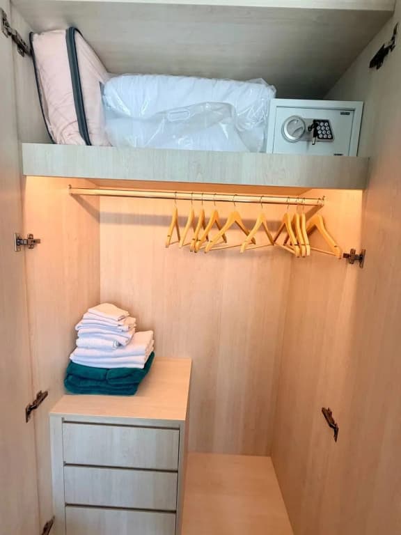 1BR Ozone Oasis Pool Gym & Beach Shuttle Apartments - photo 12