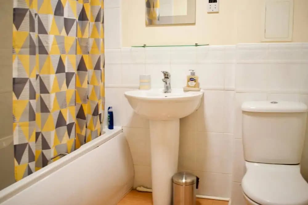 Spacious 3 Bed Apartment in Central Location - photo 14