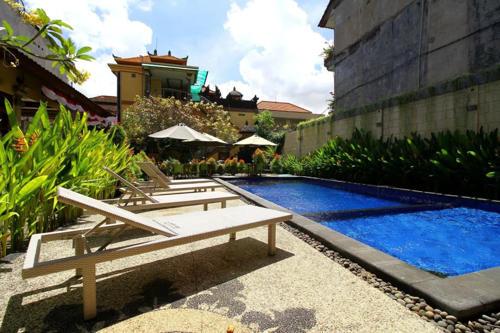 Dua Dara Inn Kuta - photo 11