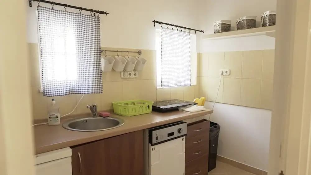 Green Garden Hostel - photo 30
