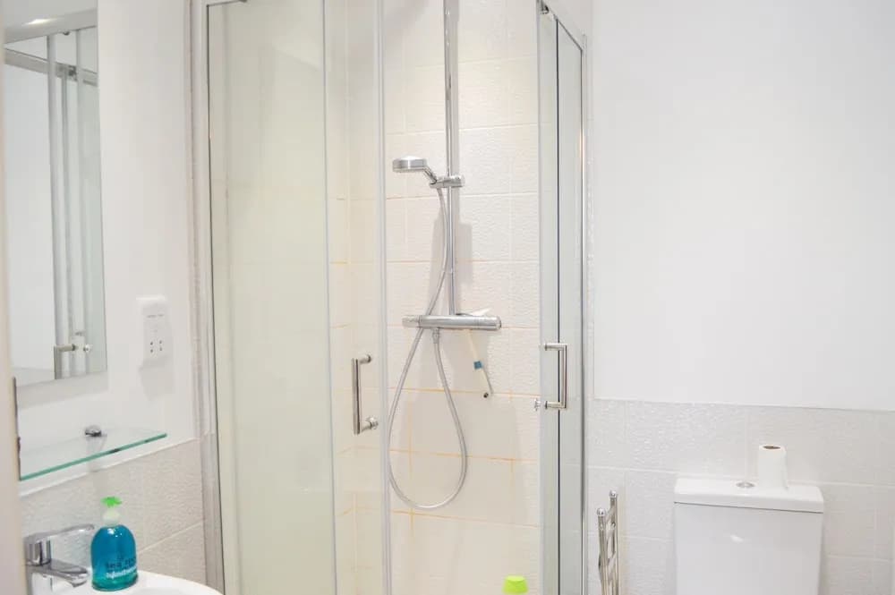 Spacious 2 Bedroom Home - photo 5
