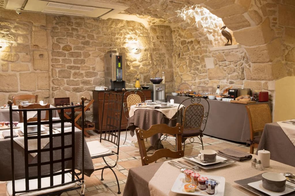 Hotel Les Rives De Notre Dame - photo 17