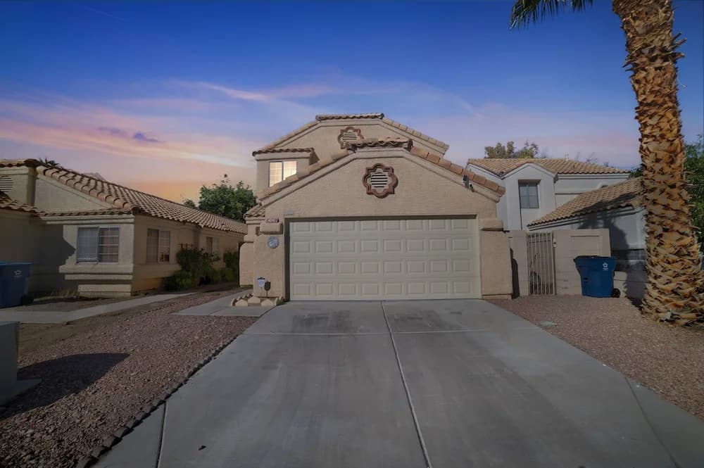 Las Vegas Oasis With Sparkling Pool 3 Bedroom Home by Redawning - photo 14