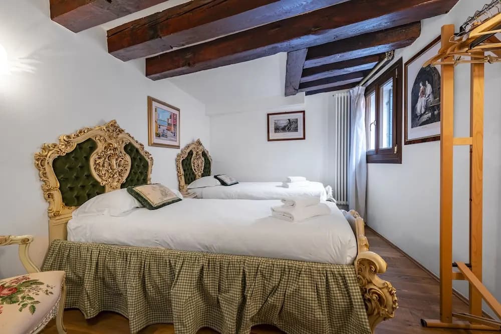 Gondola Luxury - Campo Santi Filippo e Giacomo by Wonderful Italy - photo 16