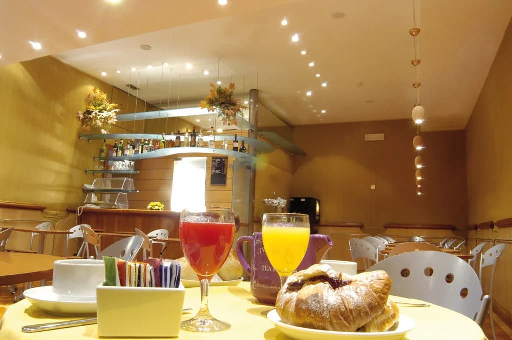 Hotel Corot - photo 11