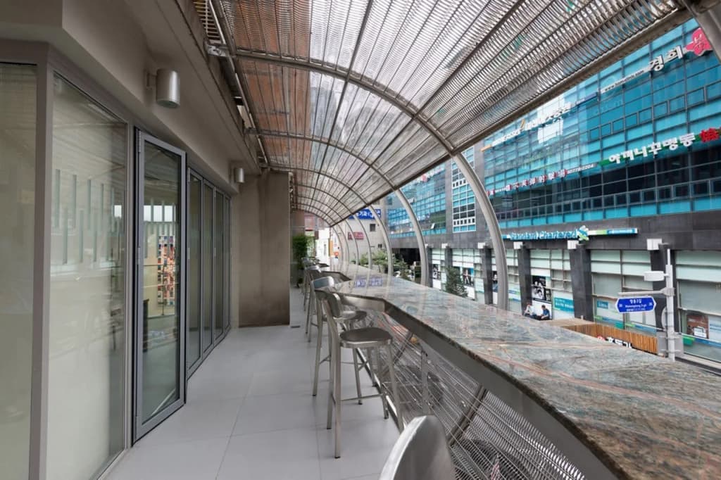 Metro Hotel - photo 8