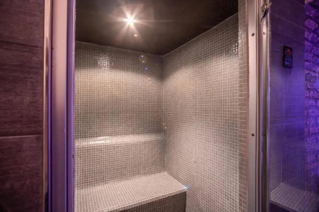 Hotel 77 Seventy-Seven - photo 17