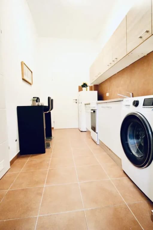Cozy 2BR Apartment Near Augarten - photo 8