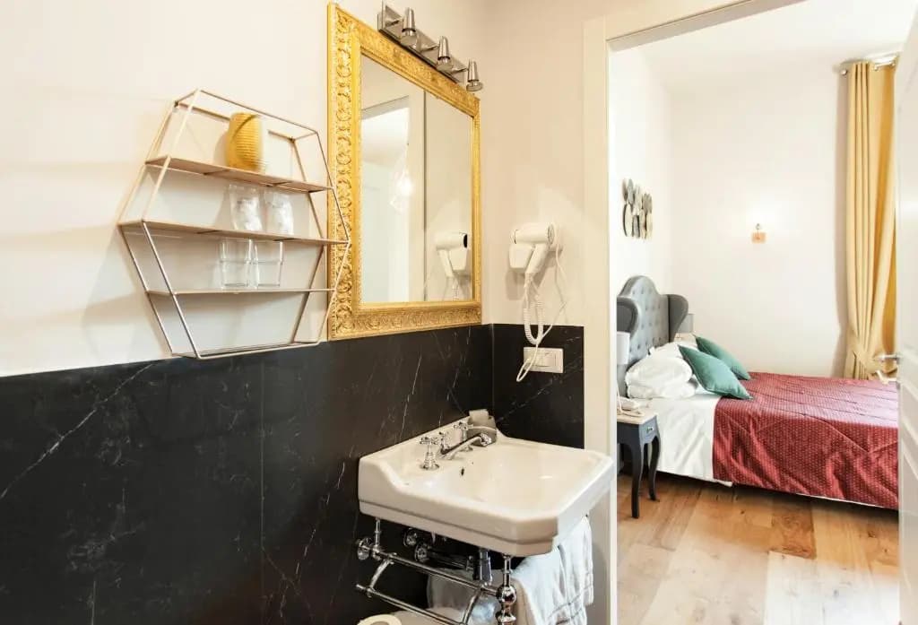 Hotel St. James - photo 8