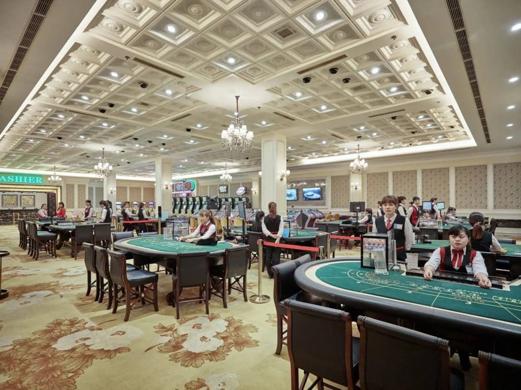 Royal Halong Hotel - photo 25