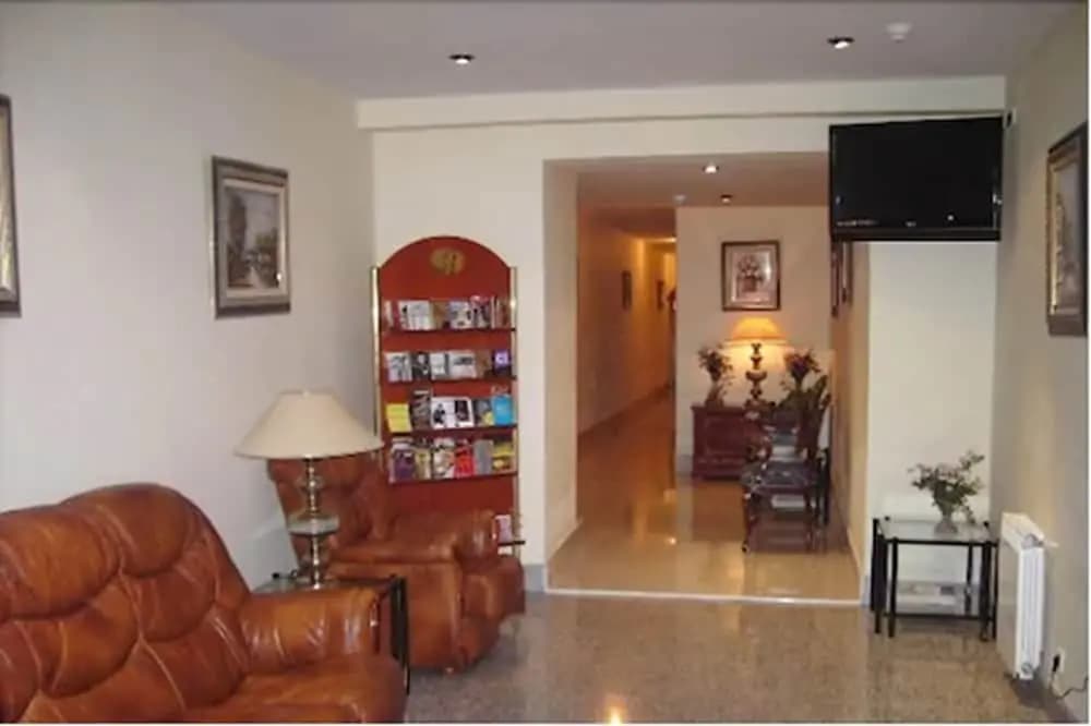 Hostal Moncloa - photo 2