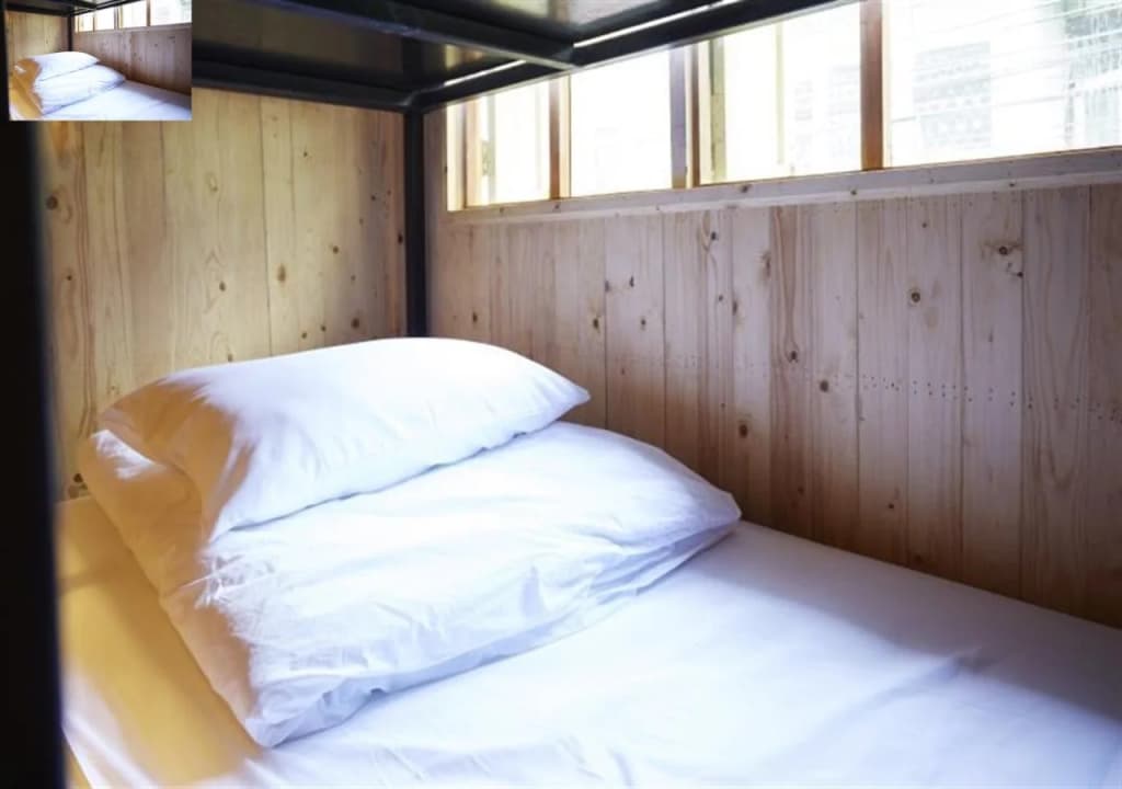 The Local Surasak Hostel - photo 11