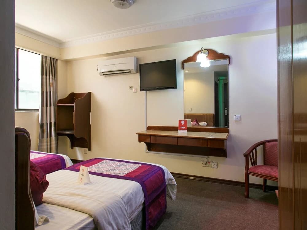 B Hotel - photo 4