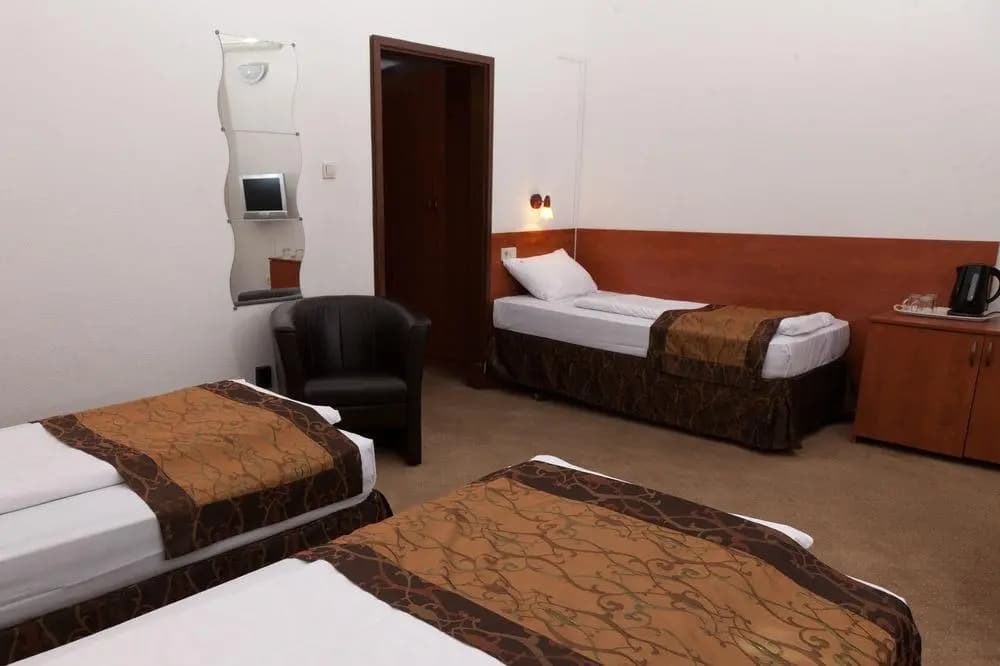 Equity Point Budapest - Hostel - photo 3