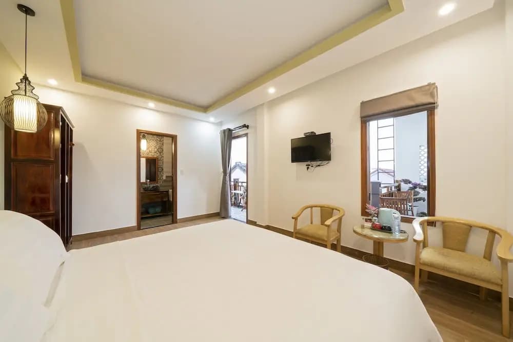 Blue Whale Homestay - photo 1
