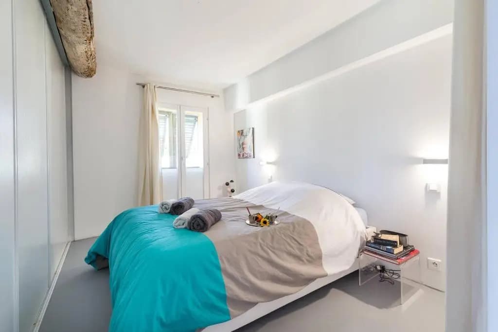 Ross 5- F2, Lumineux, Balcon, Loft, Clim, Vieux-Nice - photo 2