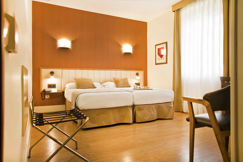 Los Condes Hotel - photo 3