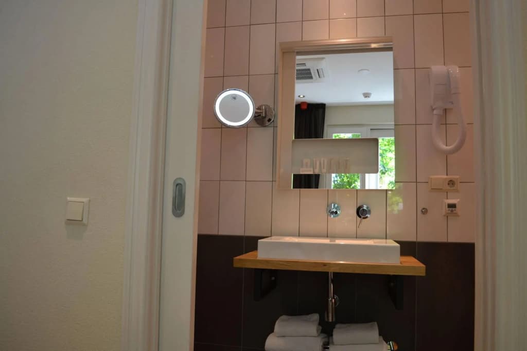 Alp Hotel Amsterdam - photo 9