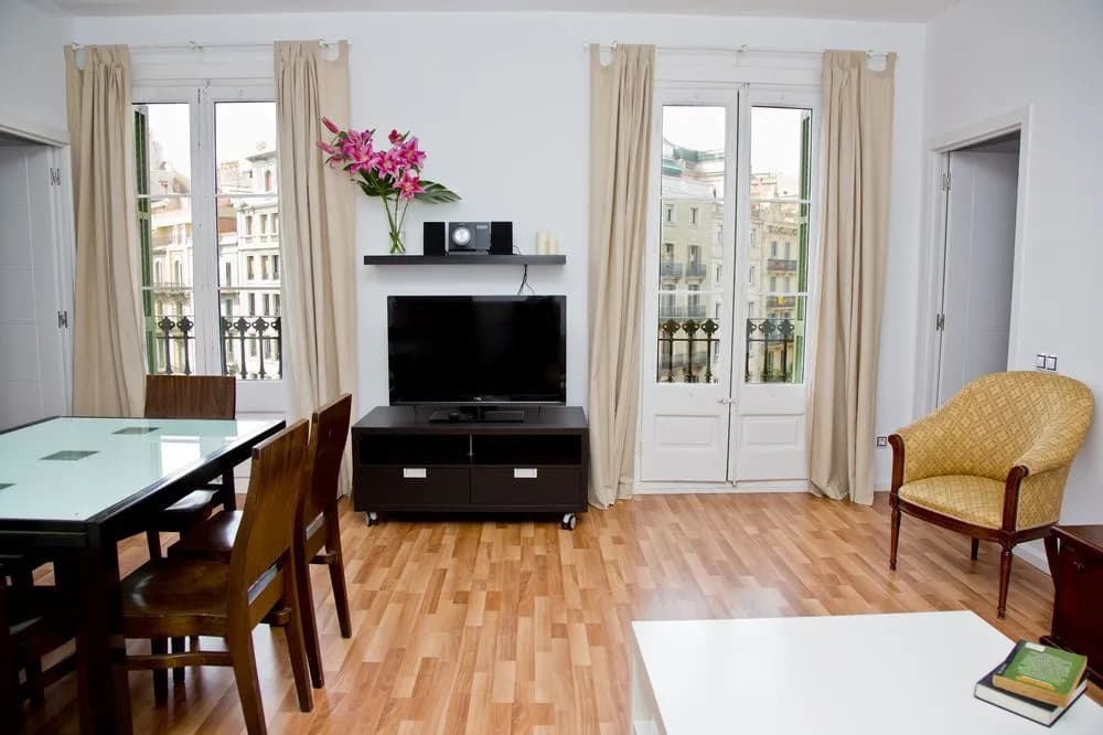 Claris Apartments - photo 5