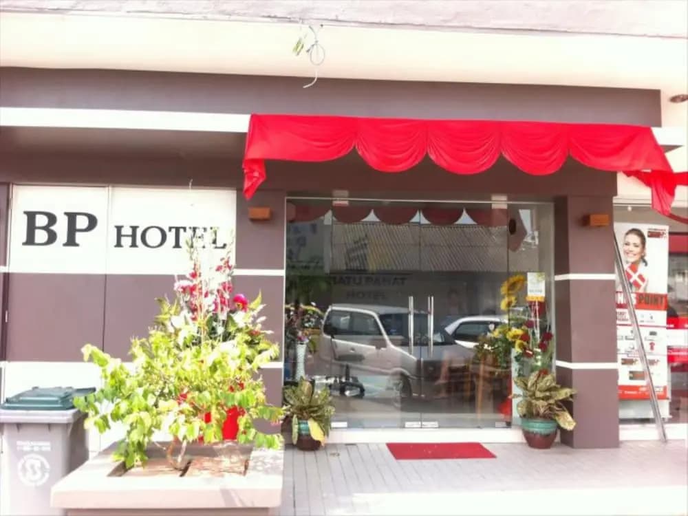 Room V at Jalan Jenang - photo 12