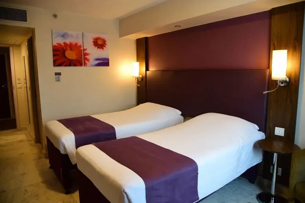 Caspia Hotel New Delhi Shalimar Bagh - photo 4