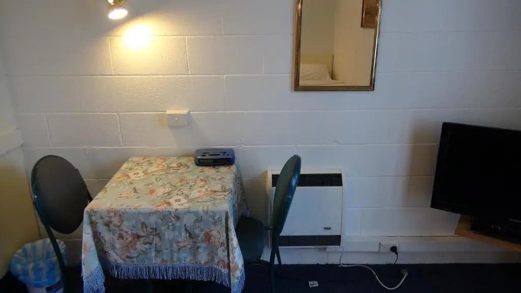 Pathfinder Motel - photo 4