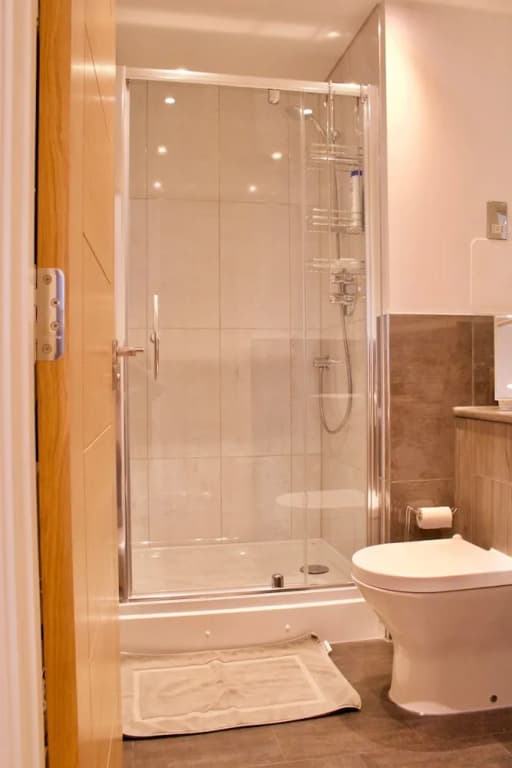 2 Bedroom Flat In Broughton Area - photo 8