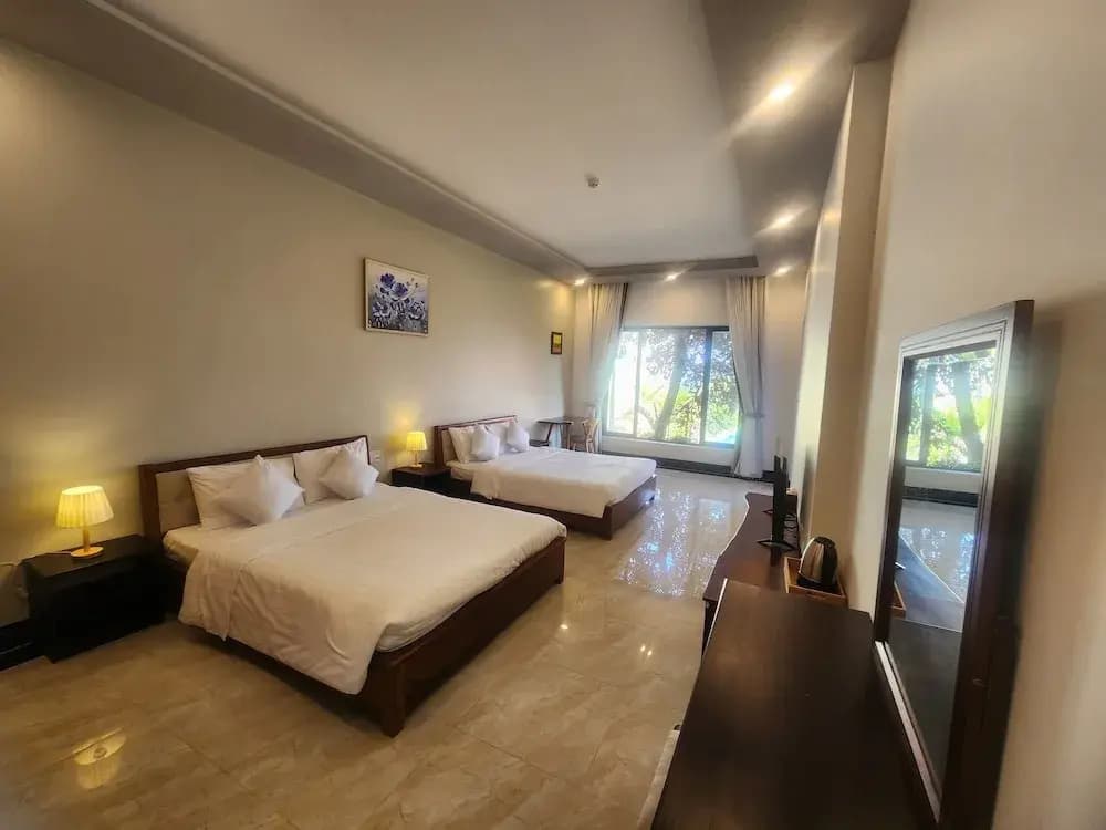Sunny Shore Resort - photo 8