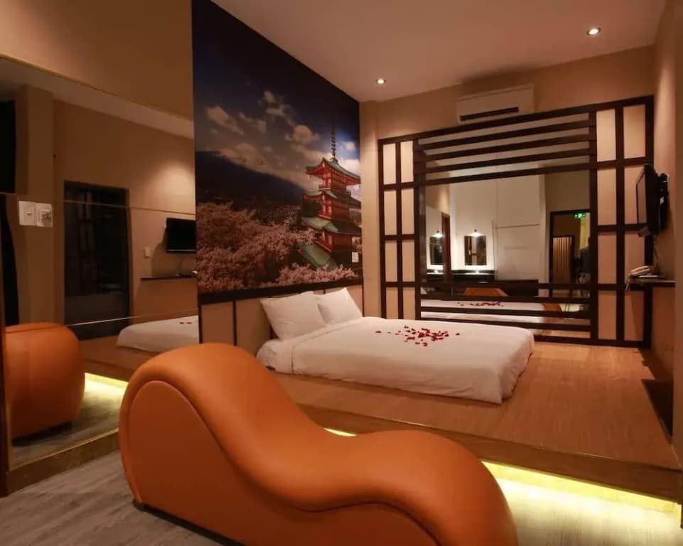 Lotus Hotel - The Cupid Room - photo 3