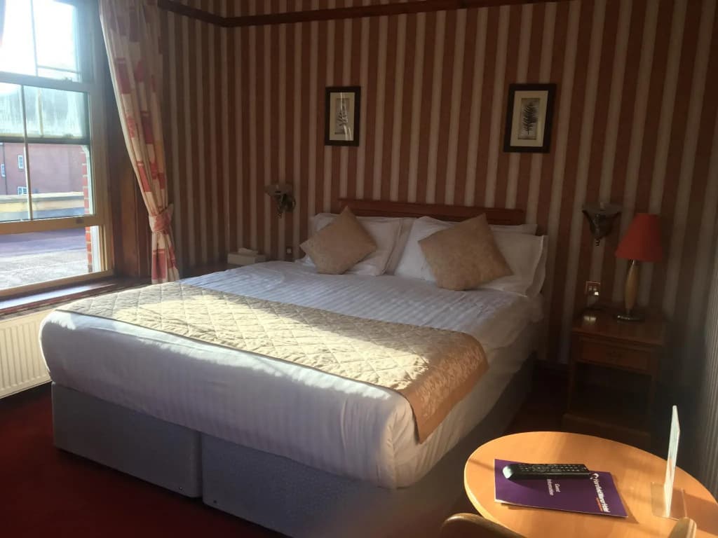 Harefield Manor Hotel - photo 4
