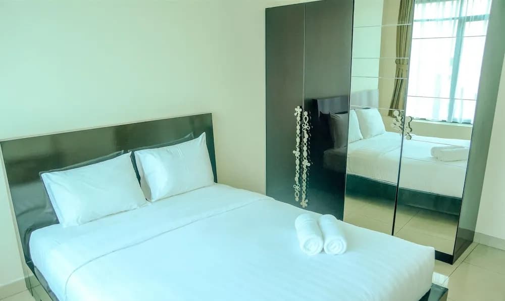 Spacious Hampton's Park Apartment with Working Space - photo 5