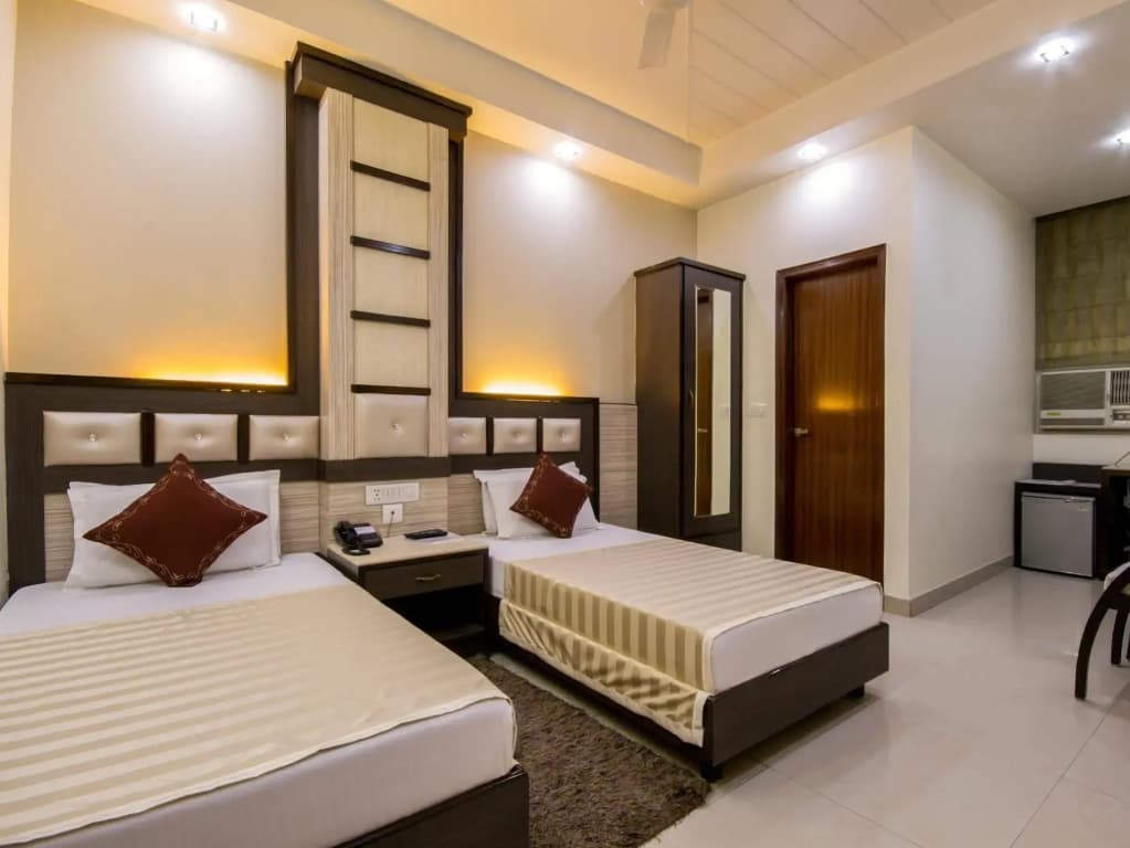 Hotel Aster Inn - photo 3