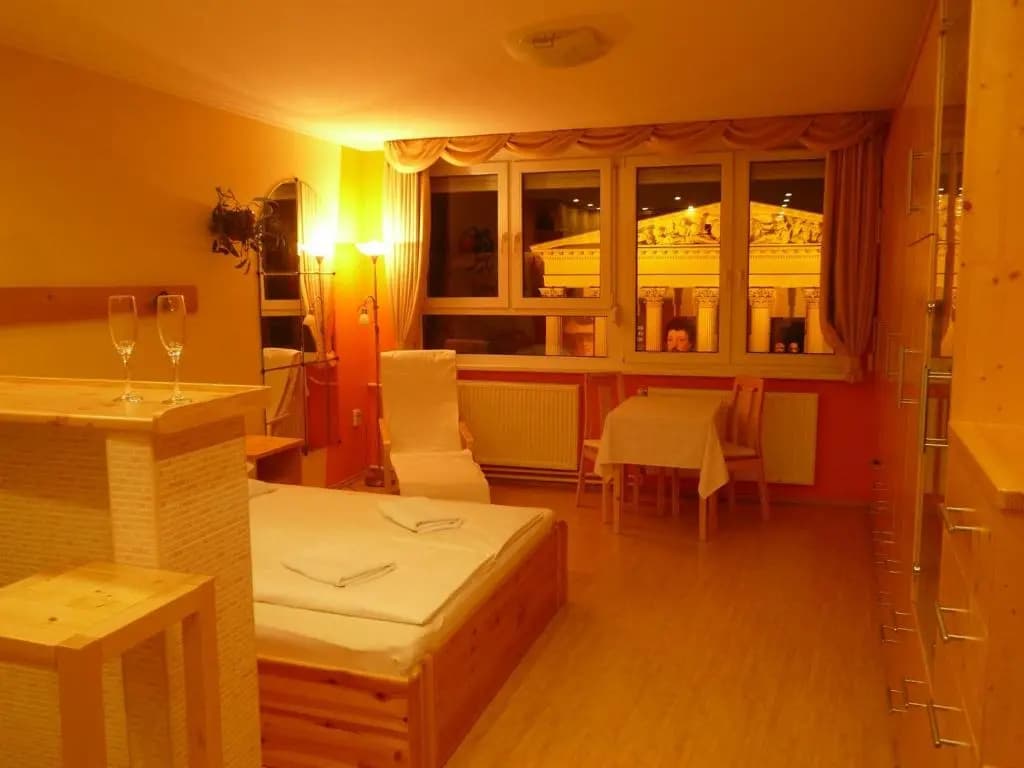 Museum View Apartment - photo 14