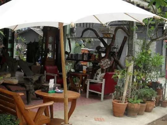 Area 51 Guesthouse - photo 6