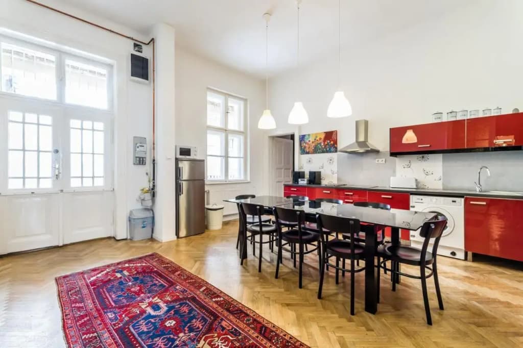 BERTA - 4 Bedrooms, 3 Baths - photo 4