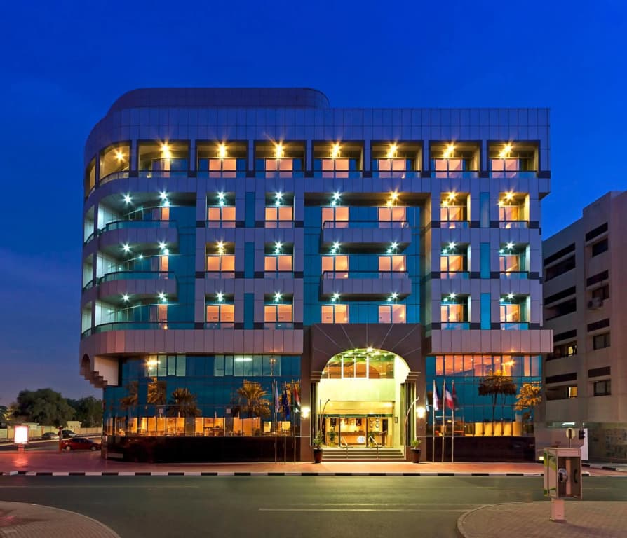 Sun & Sands Seaview Hotel - photo 1