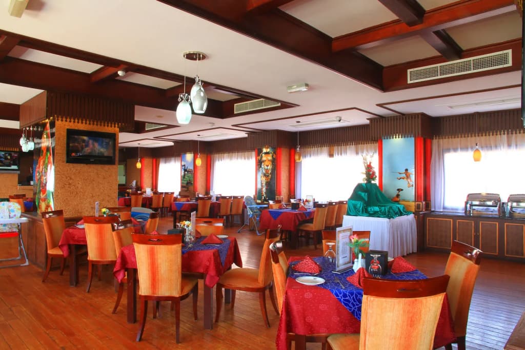Ramee Guestline Hotel Qurum - photo 27