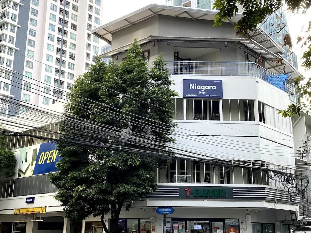 Niagara Hotel - main photo