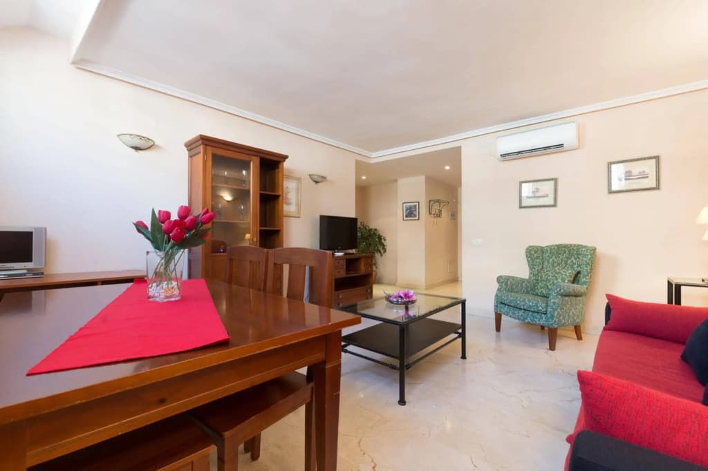 Caballero de Gracia Apartamentos - photo 2